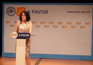 La coalición PP-PAR anima a no dividir el voto moderado en Teruel distribuyendo postales informativas