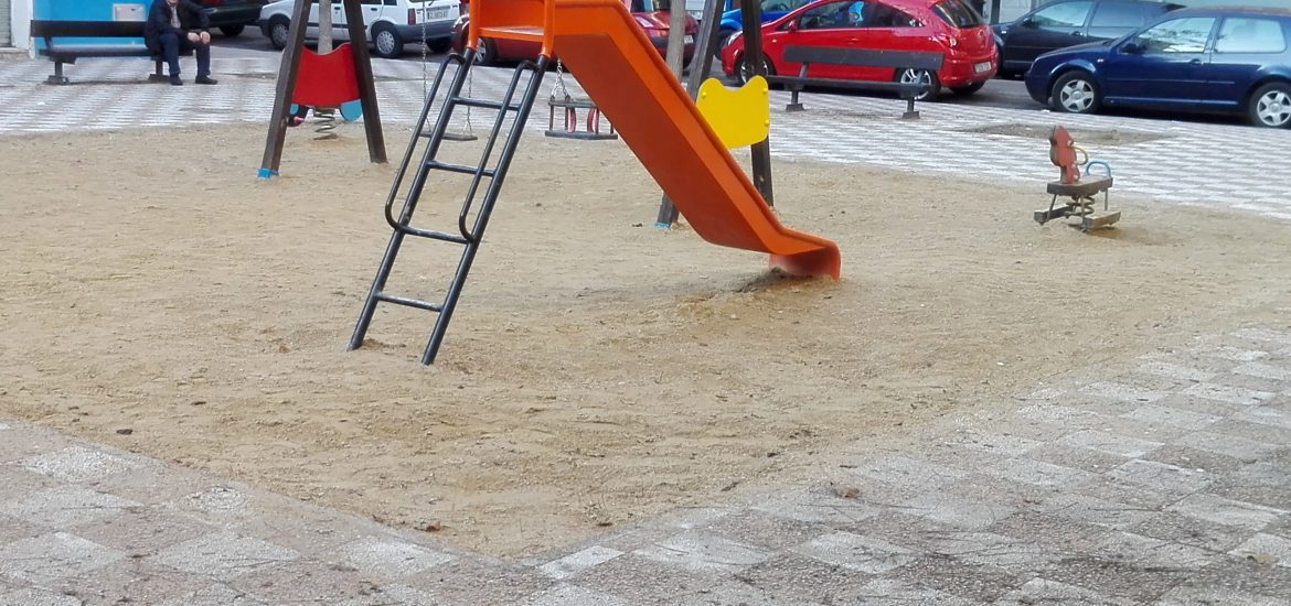 El PAR Zaragoza reclama medidas de seguridad en los parques infantiles de las Fuentes