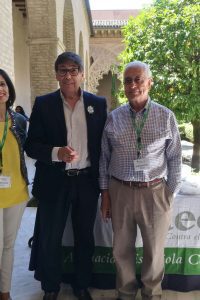 El Presidente del Partido Aragonés Arturo Aliaga ha participado en la cuestación organizada por la Asociación Española contra el Cáncer  (AECC) en el Palacio de la Aljafería