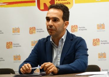 El portavoz de PAR en las Cortes de Aragón, Jesús Guerrero advierte de que en Aragón «el comercio, la hostelería y el turismo son gran parte del sustento del territorio»