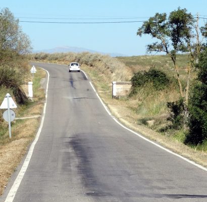 Carretera A-1212 entre Monegros y Hoya de Huesca