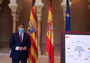 Arturo Aliaga, Presidente del PAR firma en la Aljafería la Estrategia para la Recuperación Social y Económica de Aragón