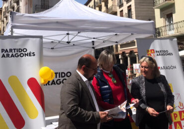 Alberto Izquierdo presenta la campaña «cara a cara» del PAR con mesas informativas y ‘tardeos’ aragonesistas